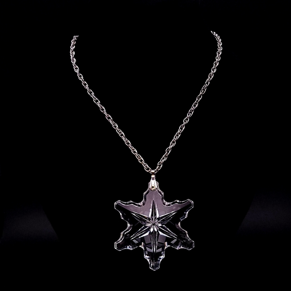 Mid-Century Lead Crystal Snowflake Star Pendant Necklace 24" Chain Vintage